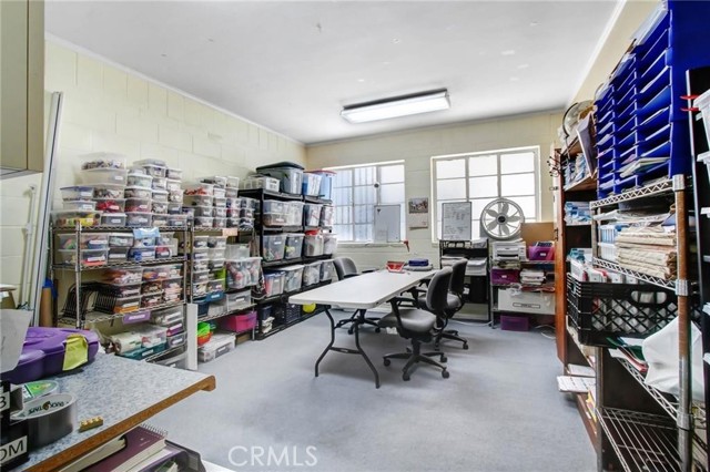 Image 15 of 46 For 724 Glenoaks Boulevard