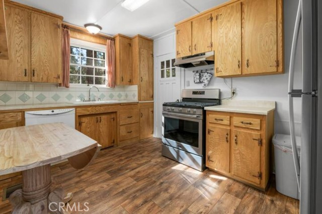 Detail Gallery Image 6 of 18 For 697 Chipmunk Ln, Big Bear Lake,  CA 92315 - 3 Beds | 2 Baths