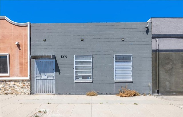 Image 21 of 22 For 3210 San Fernando Boulevard