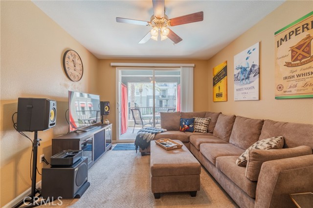 1801 E Katella Avenue, Anaheim CA: https://media.crmls.org/medias/4285964d-f09c-4537-a8de-75bcddace689.jpg