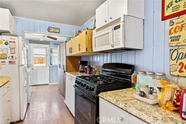 Detail Gallery Image 12 of 30 For 525 S Kern St, Maricopa,  CA 93252 - 2 Beds | 2 Baths