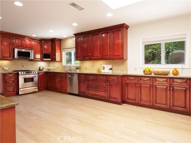 Detail Gallery Image 9 of 42 For 26235 Birchfield Ave, Rancho Palos Verdes,  CA 90275 - 3 Beds | 2/1 Baths
