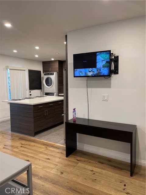 6529 Aura Avenue, Reseda CA: https://media.crmls.org/medias/42874457-9e4f-4df1-b9ea-7304d14e321b.jpg
