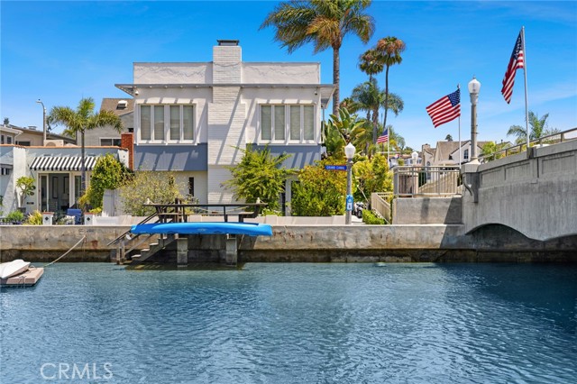 Detail Gallery Image 40 of 42 For 200 Grand Canal, Newport Beach,  CA 92662 - 4 Beds | 3 Baths