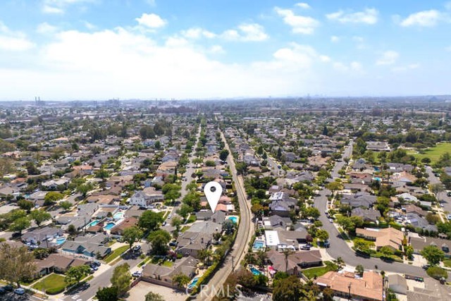 3221 Copa De Oro Drive, Los Alamitos CA: https://media.crmls.org/medias/428836e9-1b05-4666-9b42-0d344e794b2c.jpg