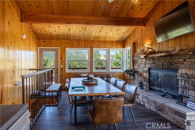 Detail Gallery Image 11 of 43 For 43708 Colusa Drive, Big Bear Lake,  CA 92315 - 4 Beds | 2 Baths