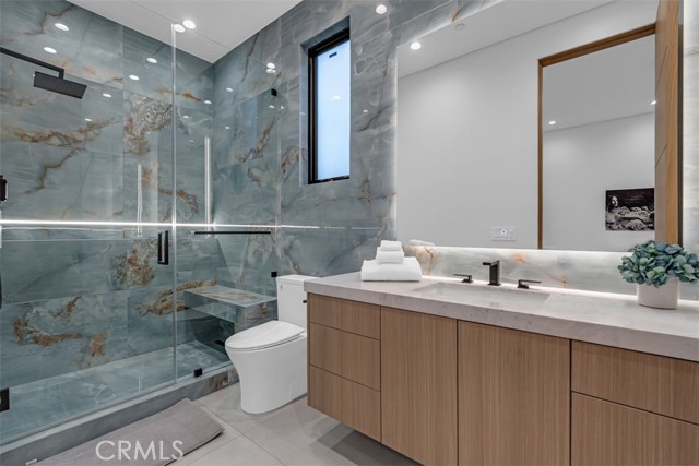 Detail Gallery Image 21 of 50 For 13016 Chandler, Sherman Oaks,  CA 91401 - 6 Beds | 6/1 Baths