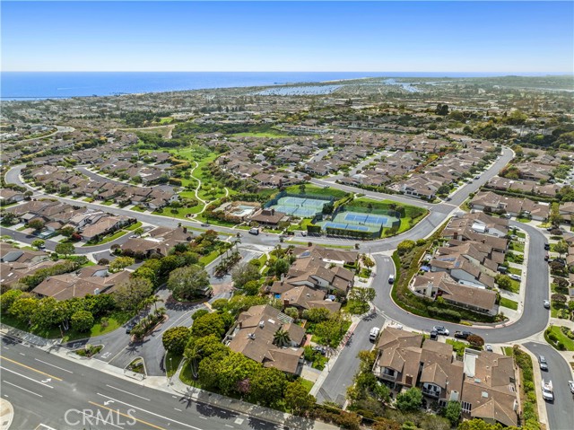 11 Mainsail Drive, Corona del Mar CA: https://media.crmls.org/medias/428955b9-880f-4453-b320-51369f8d9d4a.jpg