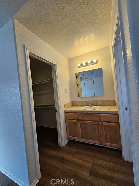 9841 Sally Avenue, California City CA: https://media.crmls.org/medias/42895a07-cdb5-467b-9c36-661d46c0dad9.jpg