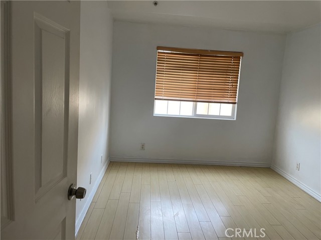 Detail Gallery Image 23 of 26 For 8425 Burnet Ave #4,  North Hills,  CA 91343 - 4 Beds | 2/1 Baths