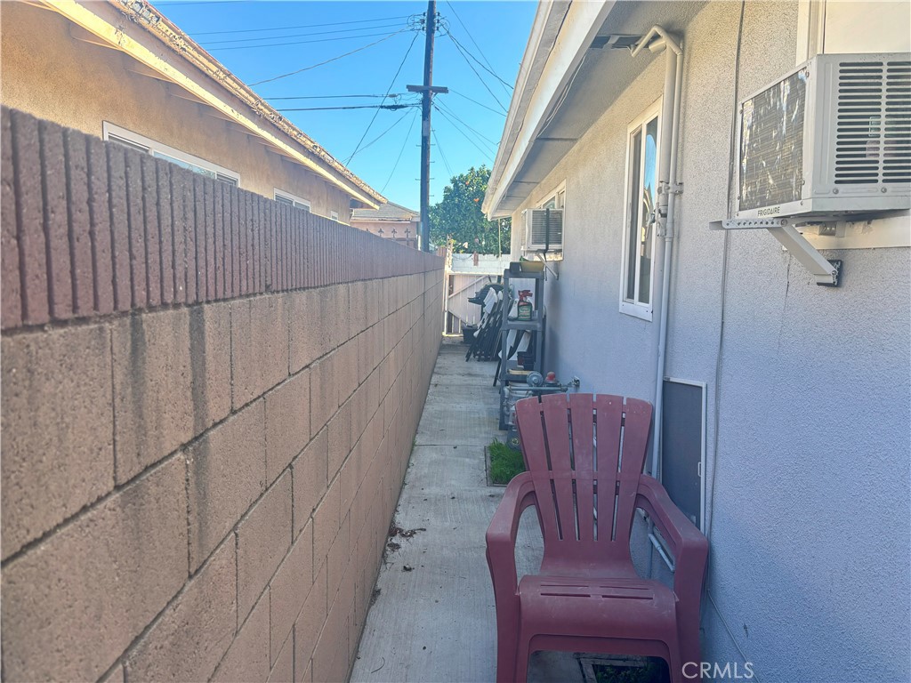https://media.crmls.org/medias/428a9378-9160-429a-b234-cb391b5be976.jpg?preset=X-Large