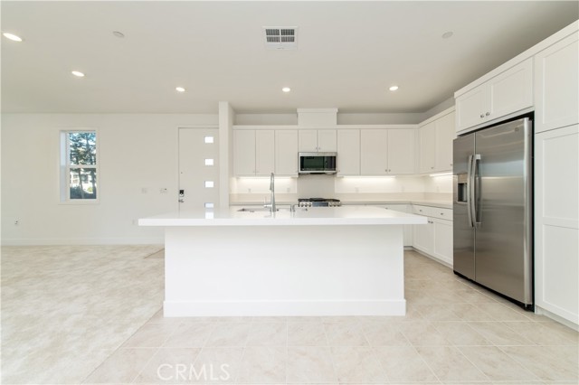 Detail Gallery Image 6 of 37 For 466 Lobata, Irvine,  CA 92618 - 4 Beds | 3/1 Baths