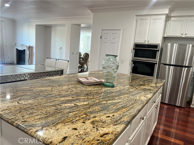 Detail Gallery Image 3 of 34 For 14126 Bay Cir, Corona,  CA 92880 - 6 Beds | 3/1 Baths