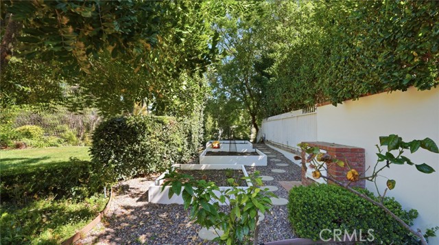 Detail Gallery Image 61 of 74 For 4548 Ellenboro, Woodland Hills,  CA 91364 - 4 Beds | 4/1 Baths