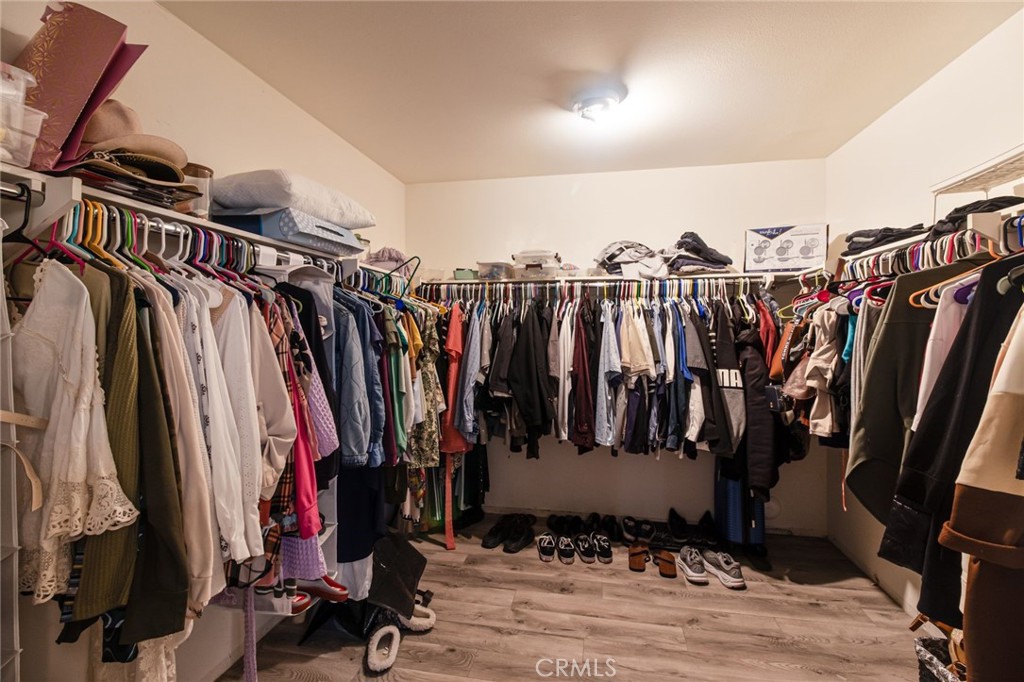 https://media.crmls.org/medias/428d1108-f6cb-4601-818f-d0f592d1f871.jpg?preset=X-Large