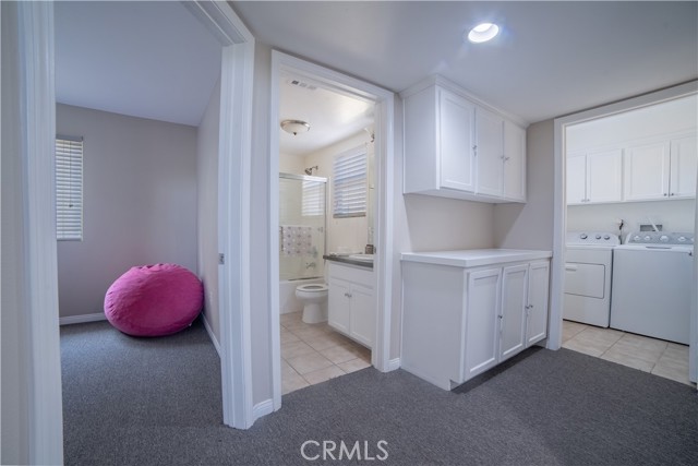 Detail Gallery Image 17 of 27 For 14554 Kittridge St, Van Nuys,  CA 91405 - 3 Beds | 3 Baths