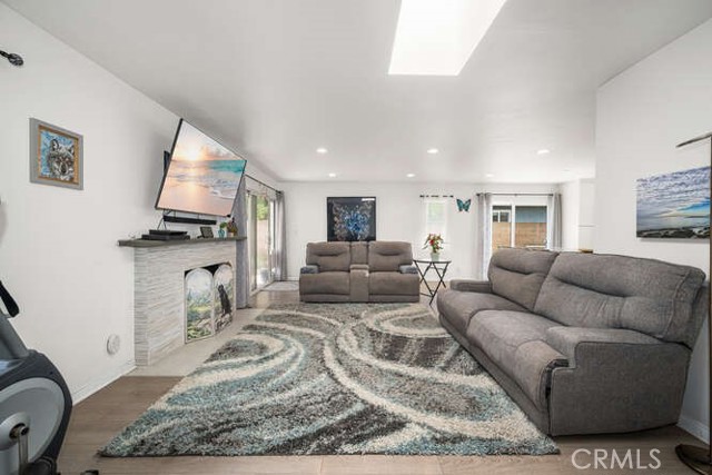 815 Marvista S Avenue, Seal Beach CA: https://media.crmls.org/medias/428e3c5b-b353-40de-9b56-b744a7bf8bbd.jpg