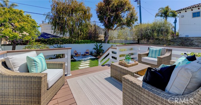 1420 Walnut Avenue, Manhattan Beach, California 90266, 3 Bedrooms Bedrooms, ,1 BathroomBathrooms,Residential,Sold,Walnut,SB23054654