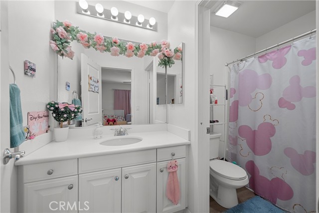 Detail Gallery Image 15 of 19 For 19415 Opal Ln, Saugus,  CA 91350 - 2 Beds | 2/1 Baths