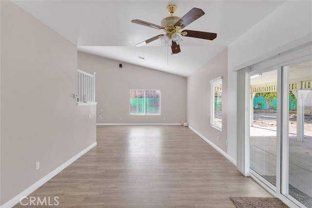 13446 Dover Lane, Victorville CA: https://media.crmls.org/medias/428f7f2e-3284-4c87-9110-c8b60e7a389b.jpg