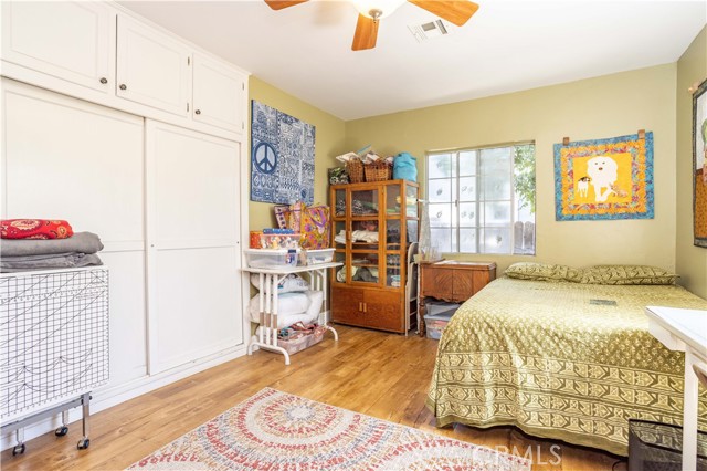 10321 Owensmouth Avenue, Chatsworth CA: https://media.crmls.org/medias/42905c70-e451-451e-b704-5bcbc1d1eb91.jpg