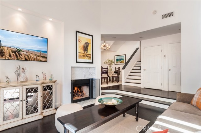 24 Bermuda Court, Manhattan Beach, California 90266, 3 Bedrooms Bedrooms, ,1 BathroomBathrooms,Residential,Sold,Bermuda,SB17026195