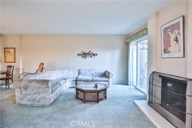 Detail Gallery Image 11 of 40 For 672 Greendale Ln, Pomona,  CA 91767 - 4 Beds | 2/1 Baths