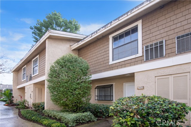 Detail Gallery Image 2 of 32 For 252 Pinview, Irvine,  CA 92620 - 2 Beds | 2 Baths