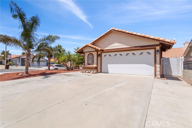 25690 Monica Way, Menifee CA: https://media.crmls.org/medias/42911741-1158-47aa-a90a-f72477521ae5.jpg