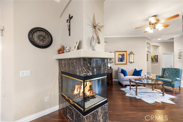 2157 Pecan Tree Street, Hemet CA: https://media.crmls.org/medias/42912475-5f75-4076-b020-0b6bfb0ab83c.jpg