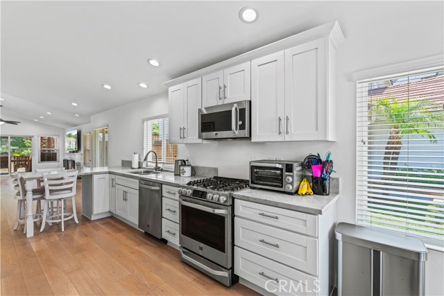 Detail Gallery Image 11 of 23 For 26816 Cold Springs St, Calabasas,  CA 91301 - 3 Beds | 3 Baths
