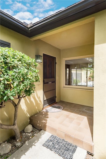 Detail Gallery Image 5 of 33 For 1717 Riverside Dr, Glendale,  CA 91201 - 2 Beds | 1 Baths