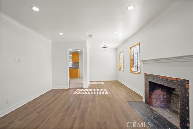 Detail Gallery Image 4 of 42 For 7554 Irvine Ave, North Hollywood,  CA 91605 - 3 Beds | 2 Baths