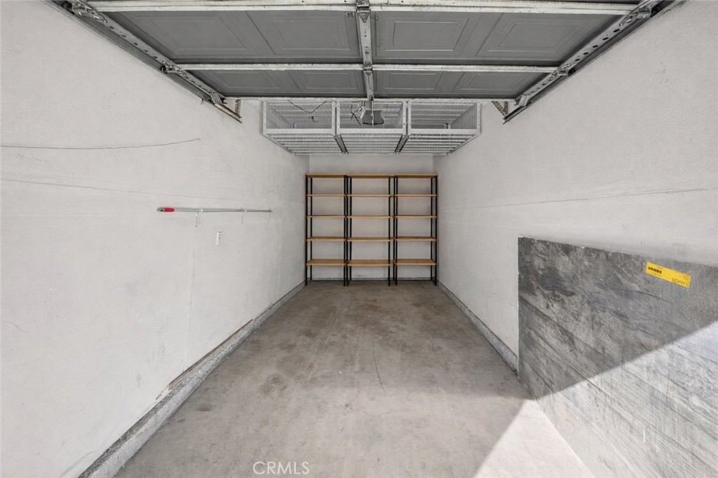 https://media.crmls.org/medias/429387bc-6a5c-40ac-9709-86bce86dd4d6.jpg?preset=X-Large