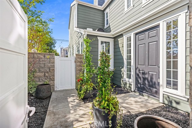 Detail Gallery Image 7 of 37 For 2301 Half Moon, Costa Mesa,  CA 92627 - 4 Beds | 3/1 Baths