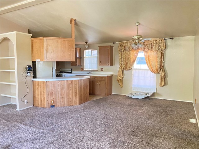 567 E Lassen Avenue, Chico CA: https://media.crmls.org/medias/42947b54-6423-4d13-8202-6932e908b6fe.jpg