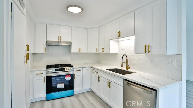 Detail Gallery Image 7 of 16 For 7909 Primrose Ln, Highland,  CA 92346 - 4 Beds | 2/1 Baths
