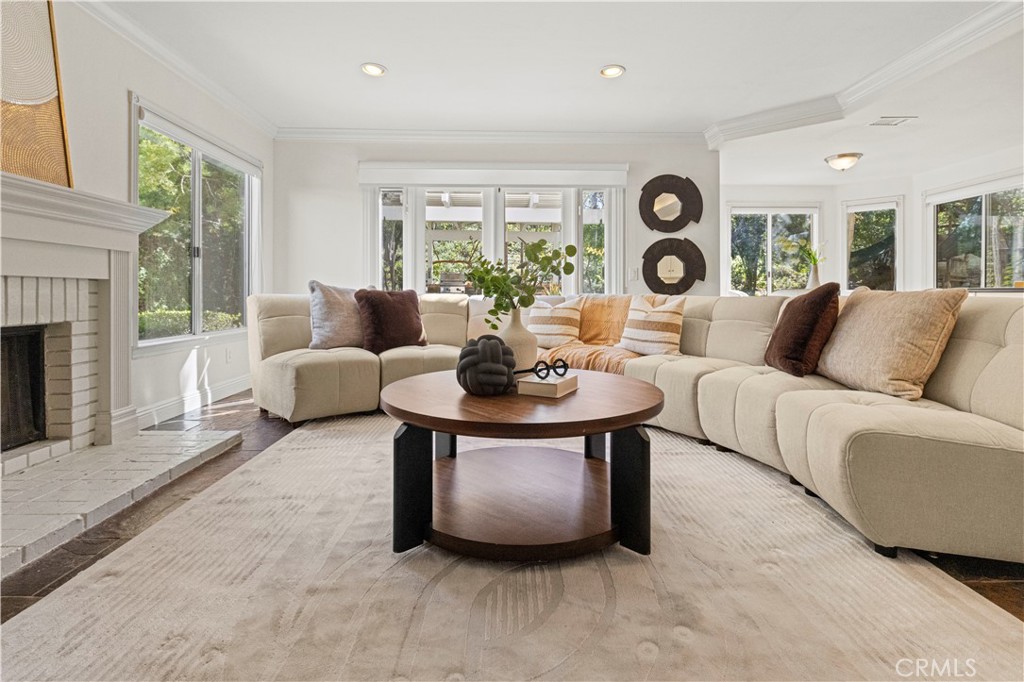 MLS #OC25257954 image #6