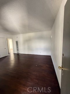 Detail Gallery Image 5 of 17 For 634 Glenwood Rd #15,  Glendale,  CA 91202 - 2 Beds | 1 Baths