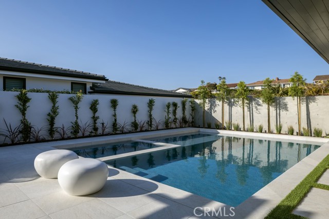 Detail Gallery Image 16 of 18 For 1233 Outrigger Dr, Corona Del Mar,  CA 92625 - 5 Beds | 5/1 Baths