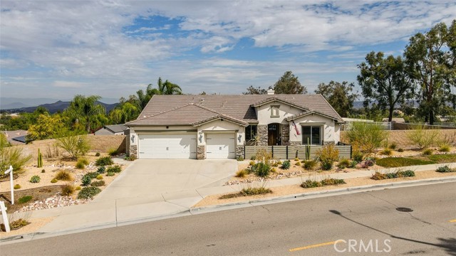 4225 W Riviera, Corona CA: https://media.crmls.org/medias/42985f66-3687-488e-badd-10850dd14f6a.jpg