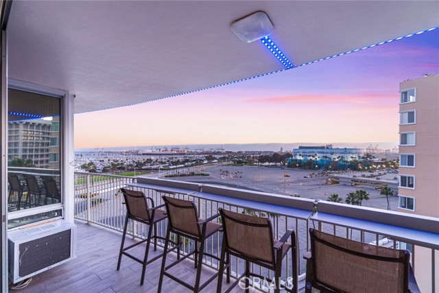 Detail Gallery Image 2 of 37 For 700 E Ocean Bld #1208,  Long Beach,  CA 90802 - 3 Beds | 2 Baths