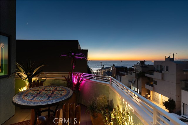 208 43rd, Manhattan Beach, California 90266, 3 Bedrooms Bedrooms, 0 ,3 BathroomsBathrooms,Residential,For Sale,43rd,0,SB26144684