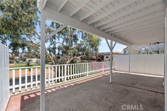 920 Loma Drive, Hermosa Beach, California 90254, 3 Bedrooms Bedrooms, ,2 BathroomsBathrooms,Residential,Sold,Loma,SB24127387