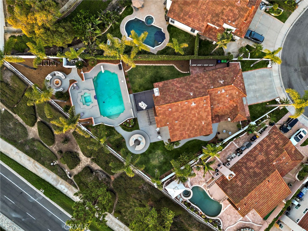 https://media.crmls.org/medias/42996ef4-518c-47fa-88c2-4ecd8642269e.jpg?preset=X-Large