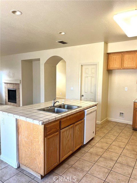1343 Riverside Court, Merced CA: https://media.crmls.org/medias/4299b77b-6f07-4123-82fe-339644530903.jpg