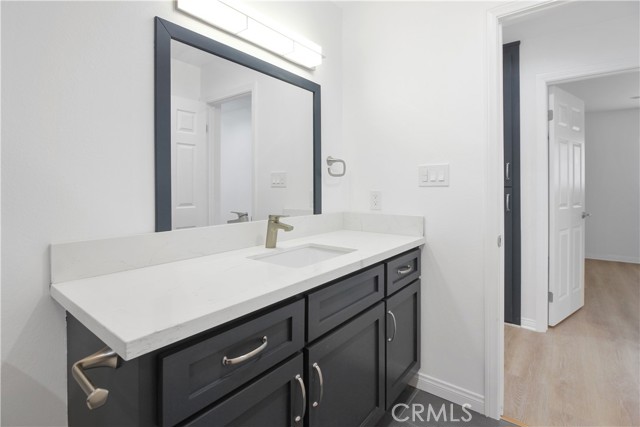 Detail Gallery Image 17 of 26 For 1933 Voorhees Ave a,  Redondo Beach,  CA 90278 - 4 Beds | 3 Baths