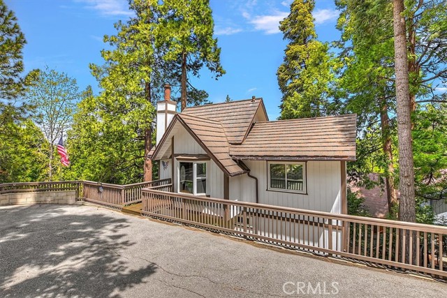 145 Cumberland Drive, Lake Arrowhead CA: https://media.crmls.org/medias/429baf1a-14c8-449f-9435-f3ec98f4418a.jpg