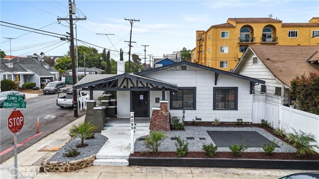 4095 Albatross Street, San Diego CA: https://media.crmls.org/medias/429bbb7b-057d-46af-a4c7-7856746b442f.jpg