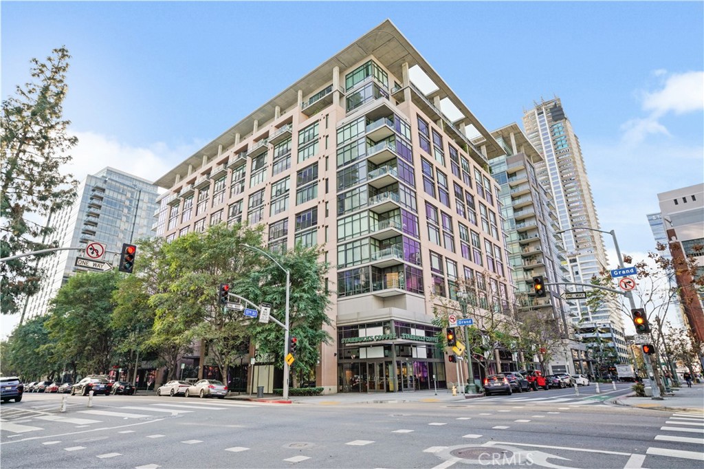 1111 S Grand Avenue #702